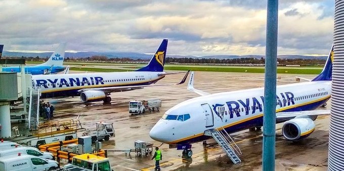 Ryanair dà un taglio ai voli di inizio anno: così prova a riempire i posti ancora vuoti