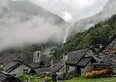 Val Bavona, la valle senza elettricità a un'ora da Locarno: cosa vedere fra Foroglio e Robiei (e quanto costa davvero la giornata, dai 24 CHF della funivia)