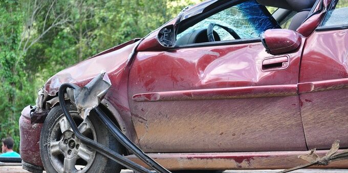 Assicurazione auto, in Ticino costa di più. Lugano maglia nera. Thilo Kleine: «Tutto dipende dal fattore di rischio»