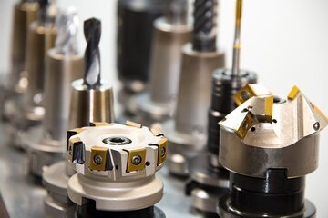 Costa tutto di più. A marzo scendono solo i prezzi di computer e farmaci