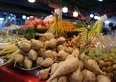 Mercati settimanali del Ticino: dove si fa la spesa vera (e quanto costa davvero un pezzo di formaggio d'alpe)