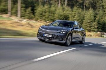 Vendite in calo per le auto nuove nel 2022. L'Auto svizzera dell'anno 2023 è la Genesis GV60