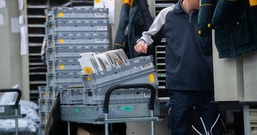 Il dibattito sulla posta svizzera: tra tradizione e innovazione nel servizio pubblico