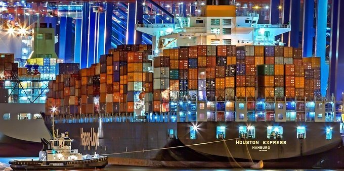 Un mare di Svizzera. Il porto di Genova approda a Lugano