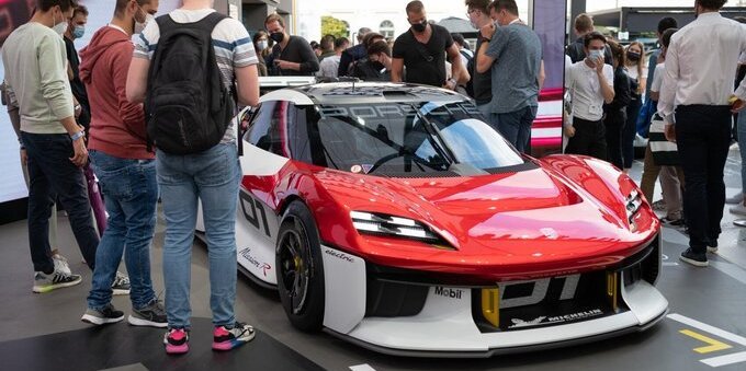 Auto elettriche: l'avanzata della Cina al centro del dibattito al Salone di Monaco