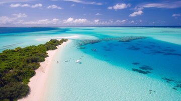 Maldive, libraio "a piedi nudi" cercasi: ecco come candidarsi
