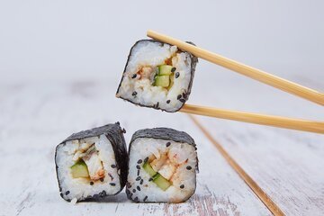Rincari, anche il sushi tra le vittime della crisi e dell'inflazione