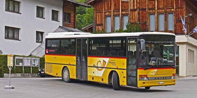 Grigioni: i 100 anni dell'AutoPostale sul Forno. Il viaggio diventa un'attrazione turistica