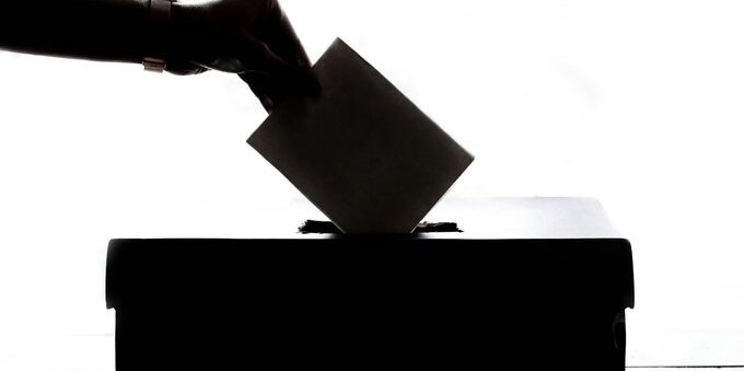 Votazione cantonale del 14 giugno: i 2 quesiti ticinesi che pesano sul portafoglio (cure dentarie e valori di stima)