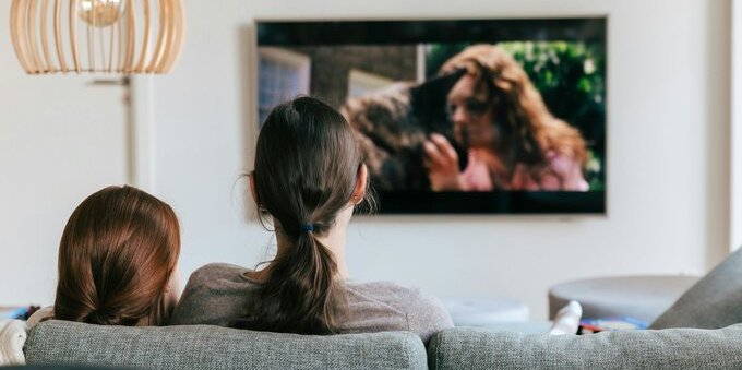 Canone radio-TV, dal 2027 si paga meno: la SERAFE scende da 335 a 312 franchi (e a 300 dal 2029), ma c'è chi può azzerarlo del tutto