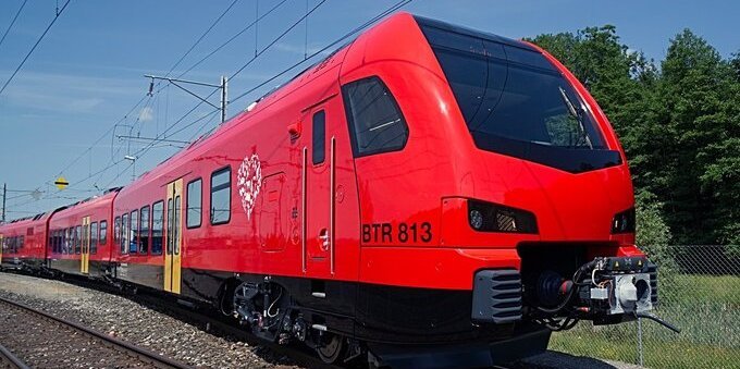 Mega contratto da 4 miliardi per la svizzera Stadler: dovrà produrre 504 convogli