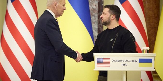 Joe Biden in visita a Kiev, a un anno dall'inizio della guerra. Le immagini
