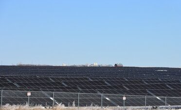 Piano energetico Ticino, sì del Gran Consiglio con 50 voti: fotovoltaico quasi obbligatorio, ecco chi deve adeguarsi
