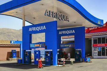 Benzina e diesel, la Confederazione apre le scorte obbligatorie: per i frontalieri il pieno in Italia conviene ancora, fino a 600 CHF l'anno di differenza
