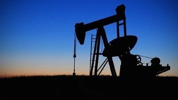 Petrolio rincara ancora. Dopo due giorni in flessione, l'oro nero torna a salire