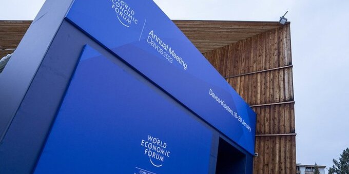 Al via il Wef a Davos: da oggi e fino a venerdì sono attesi 2700 partecipanti 