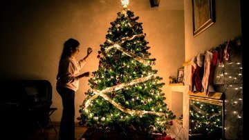 Come fare l'albero di Natale? I consigli e le idee per le feste