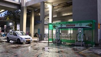 Benzina a 2,14 franchi, diesel a 2,46: quanto conviene davvero un'auto elettrica in Ticino, calcolo alla mano
