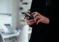 Dal 1° agosto in Svizzera aumenta il telefono: Sunrise, Yallo e Lebara ritoccano i prezzi fino a 2 franchi al mese, ecco come non pagarlo