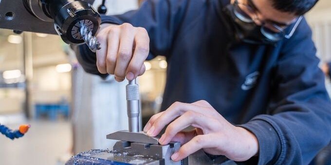 Apprendistato: alla scoperta delle professioni tecniche. Appuntamento a Bodio dal 2 al 4 febbraio