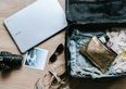 Assicurazione di viaggio per le vacanze: cosa copre davvero la cassa malati all'estero (e i 5 controlli da fare prima di partire)
