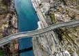 Valle Verzasca e il Ponte dei Salti: la piscina naturale più fotografata del Ticino — quanto si spende davvero (e come arrivarci senza impazzire)