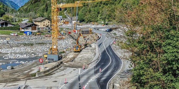 Grigioni, si apre ufficialmente la stagione dei cantieri stradali. Previsti oltre 150