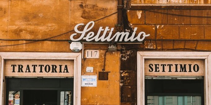 Affittare un negozio in Lombardia di confine: la guida 2026 in 7 passi per chi vive in Ticino