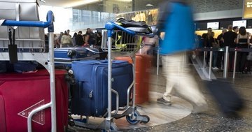 Pioggia congelante blocca il traffico aereo a Zurigo e sconvolge i trasporti pubblici in Svizzera
