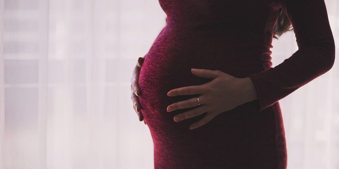 Chi paga la maternità in Ticino?