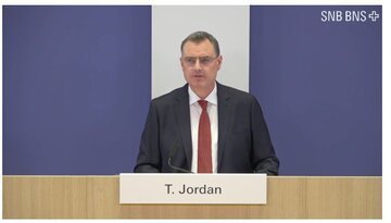 La Bns non molla la presa: rialzo da 50 punti base. Thomas Jordan: «Preparatevi a nuovi aumenti»