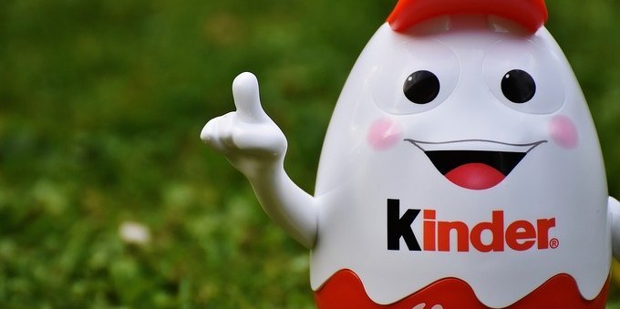 Salmonella a sorpresa nell'ovetto Kinder. Anche Coop e Aldi ritirano i prodotti dagli scaffali