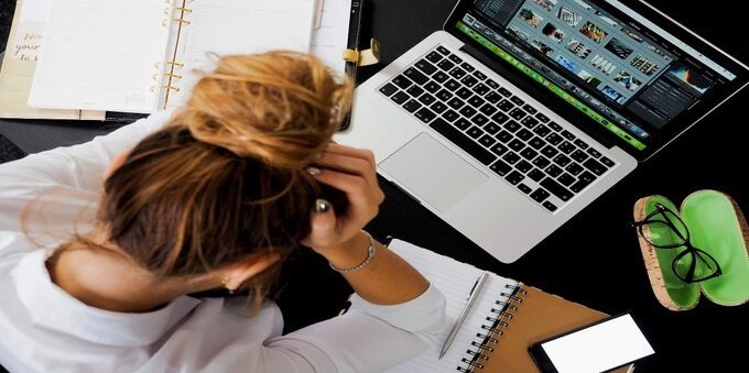 Il lavoro mette a rischio le condizioni di salute? Europa e Svizzera a confronto