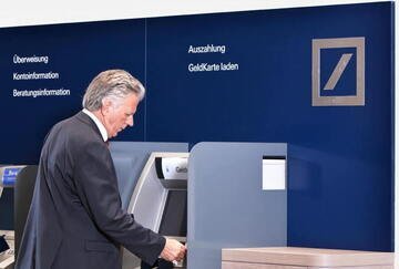 Crollano le azioni di Deutsche Bank. Che sia l'inizio del contagio?