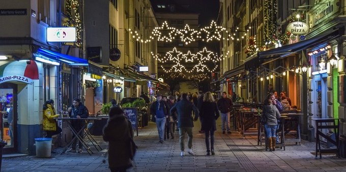 Natale in Ticino: ecco quando i negozi rimarranno aperti. La decisione del Cantone