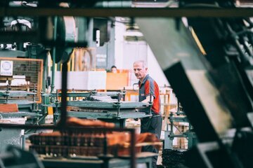 Lavoro ridotto esteso a 24 mesi: cosa possono fare dal 1° agosto le aziende ticinesi colpite dai dazi USA (e i loro dipendenti)