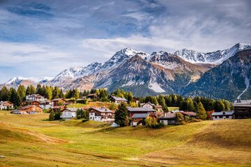 Bosco Gurin, il borgo Walser a 1'506 metri dove il Ticino parla tedesco: cosa vedere nell'unica isola linguistica del Cantone (e quanto costa davvero la gita, dai 6 CHF del museo)