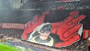 Pulcinella nelle mani del diavolo, la spettacolare coreografia a San Siro per Milan-Napoli