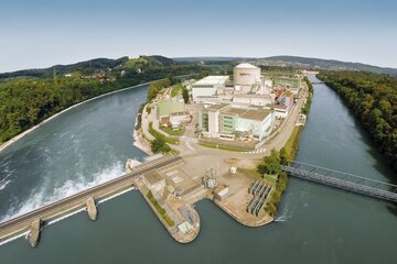 Fa troppo caldo: a Beznau la centrale nucleare riduce l'attività