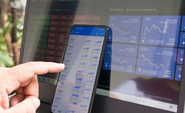 Binance ritira la domanda di licenza MiCA in Grecia: cosa cambia (e cosa no) per chi usa l'exchange dalla Svizzera