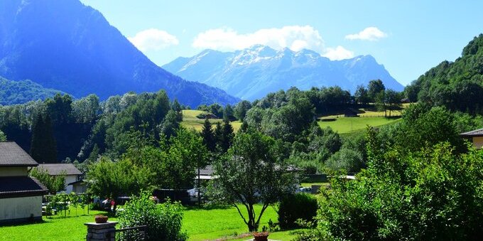 Leventina e Blenio, le valli dell'Alto Ticino che si stanno comprando un futuro: 10 milioni per una sola azienda, 20 per salvare gli impianti di Airolo