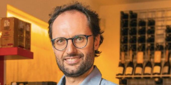 Vino svizzero: il 2022 è stato un anno positivo. Mattia Bernardoni, Tamborini: «Molto richiesti rossi e bianchi ticinesi»
