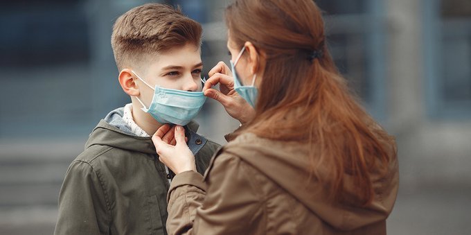 COVID-19 in Svizzera: contagi in lieve aumento. Torna la mascherina in ospedale e non solo