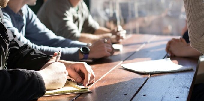 Licenziamento in Svizzera: la guida in 7 passi ai tuoi diritti (preavviso, malattia, indennità)