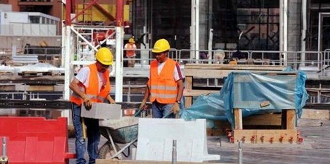 Sindacati Unia e Syna chiedono maggiori tutele per i lavoratori edili