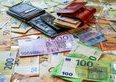 Salari fermi dal 2016 e cassa malati che pesa oltre il 10%: la forbice svizzera si riallarga e il ceto medio è tra i più spremuti