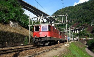 Muoversi in Svizzera costa 117 miliardi l'anno: quanto pesa davvero l'auto sul tuo budget (e i 3 modi per spendere meno)