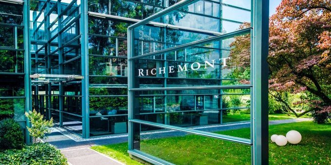 Il lusso non conosce crisi: +32% nelle vendite a fine 2021 per Richemont