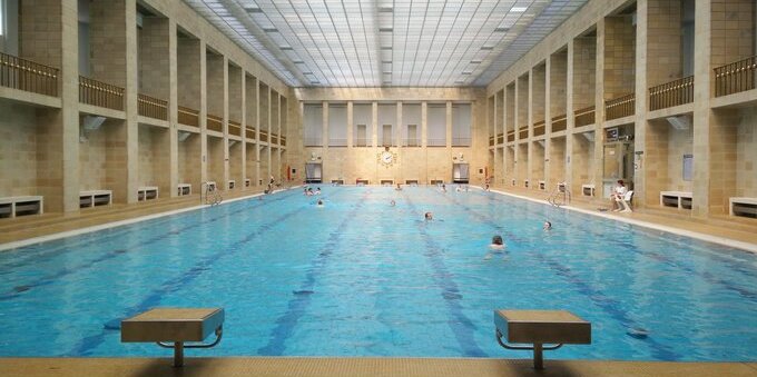 Acquapark California di Balerna chiuso di colpo: sigilli alle porte, abbonati e dipendenti nel limbo