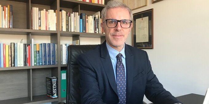Trimestrale Ubs e nuova crisi bancaria all'orizzonte. Sergio Rossi, UniFr: «Basta poco per scatenare la corsa agli sportelli»